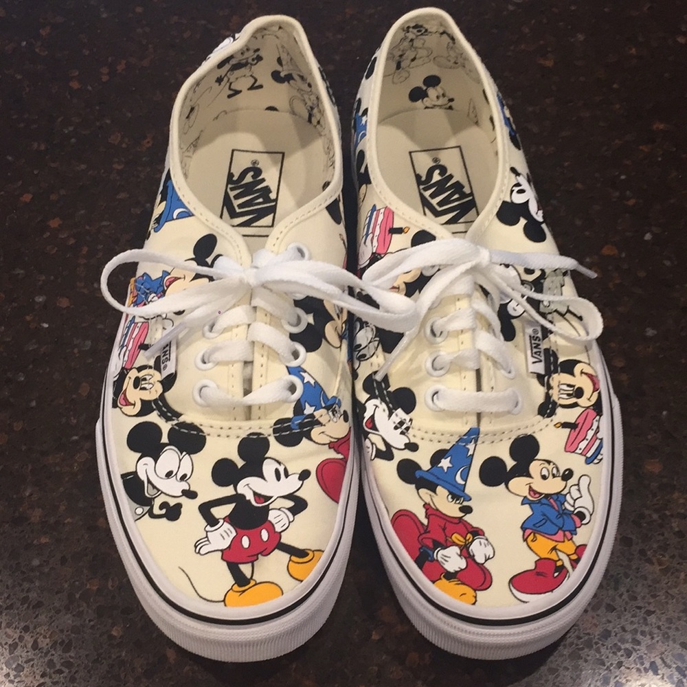 New Mickey Mouse Vans women’s 9